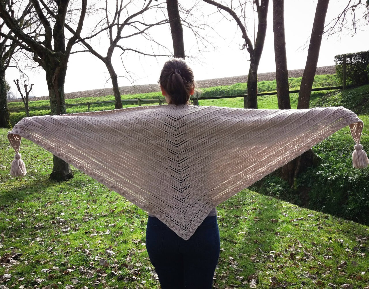 Châle Adénia au Crochet — Fibre and Folk